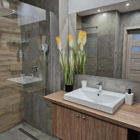 Q Eden Klimatyzowany Dwupokojowy Z Garazem Gratis Manufaktura Fv Apartment